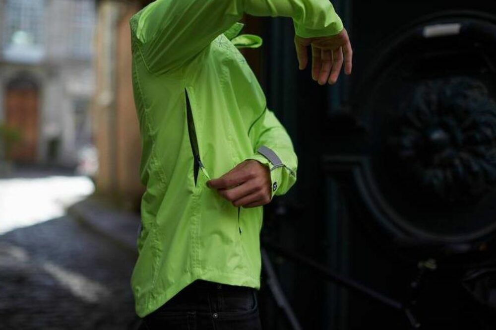 B TWIN 500 Hi Vis Waterproof Urban Cycling Jacket Review